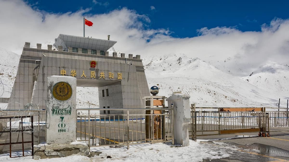 Khunjerab Pass Tour image 4